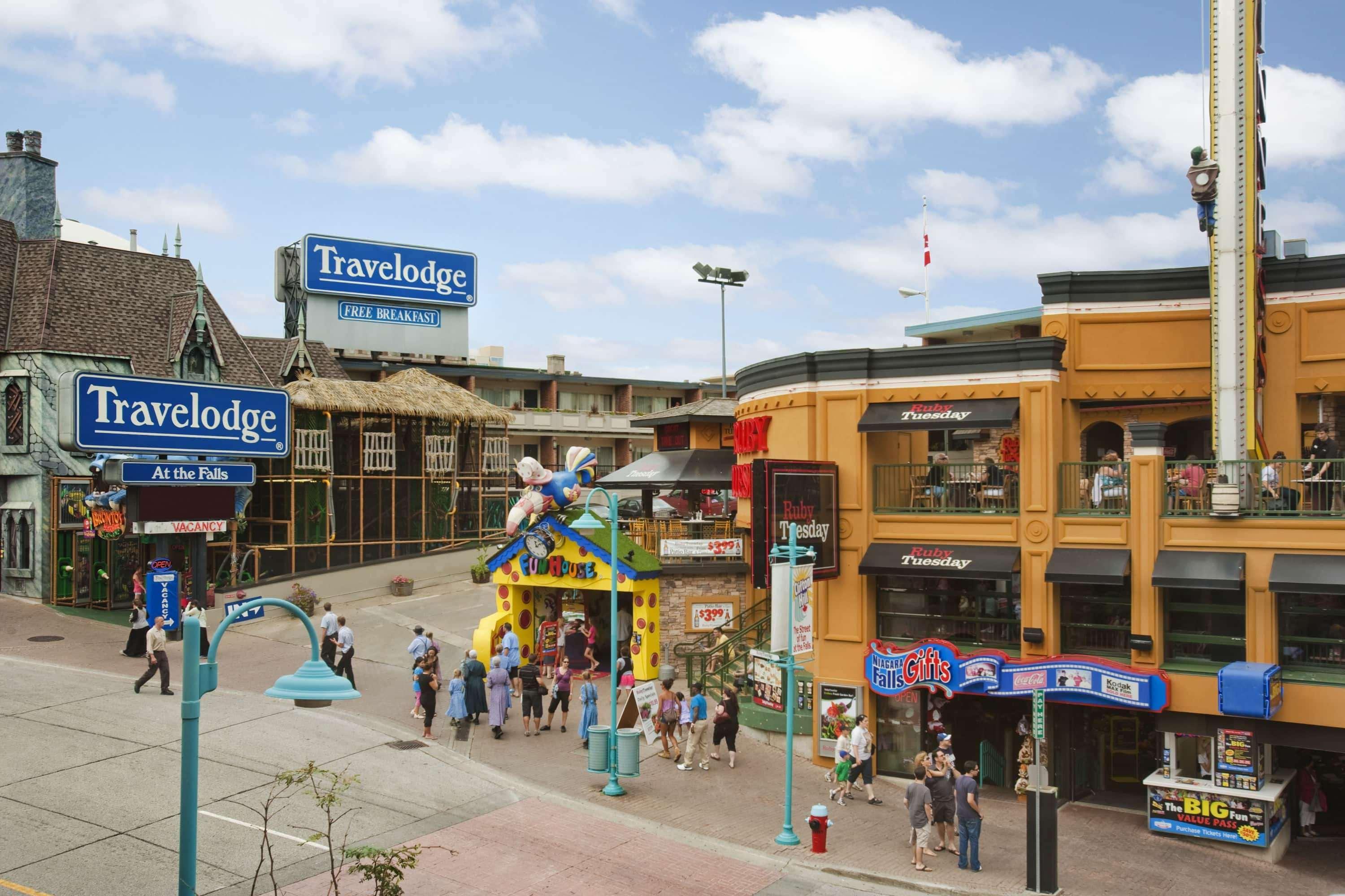 Travelodge By Wyndham Niagara Falls At The Falls Exterior foto