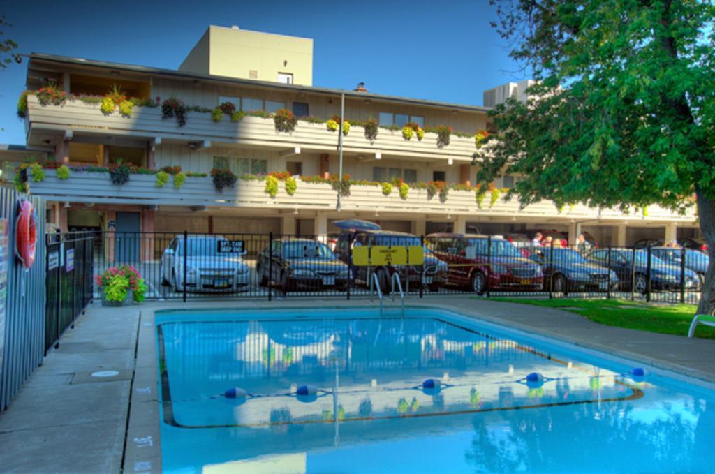 Travelodge By Wyndham Niagara Falls At The Falls Exterior foto