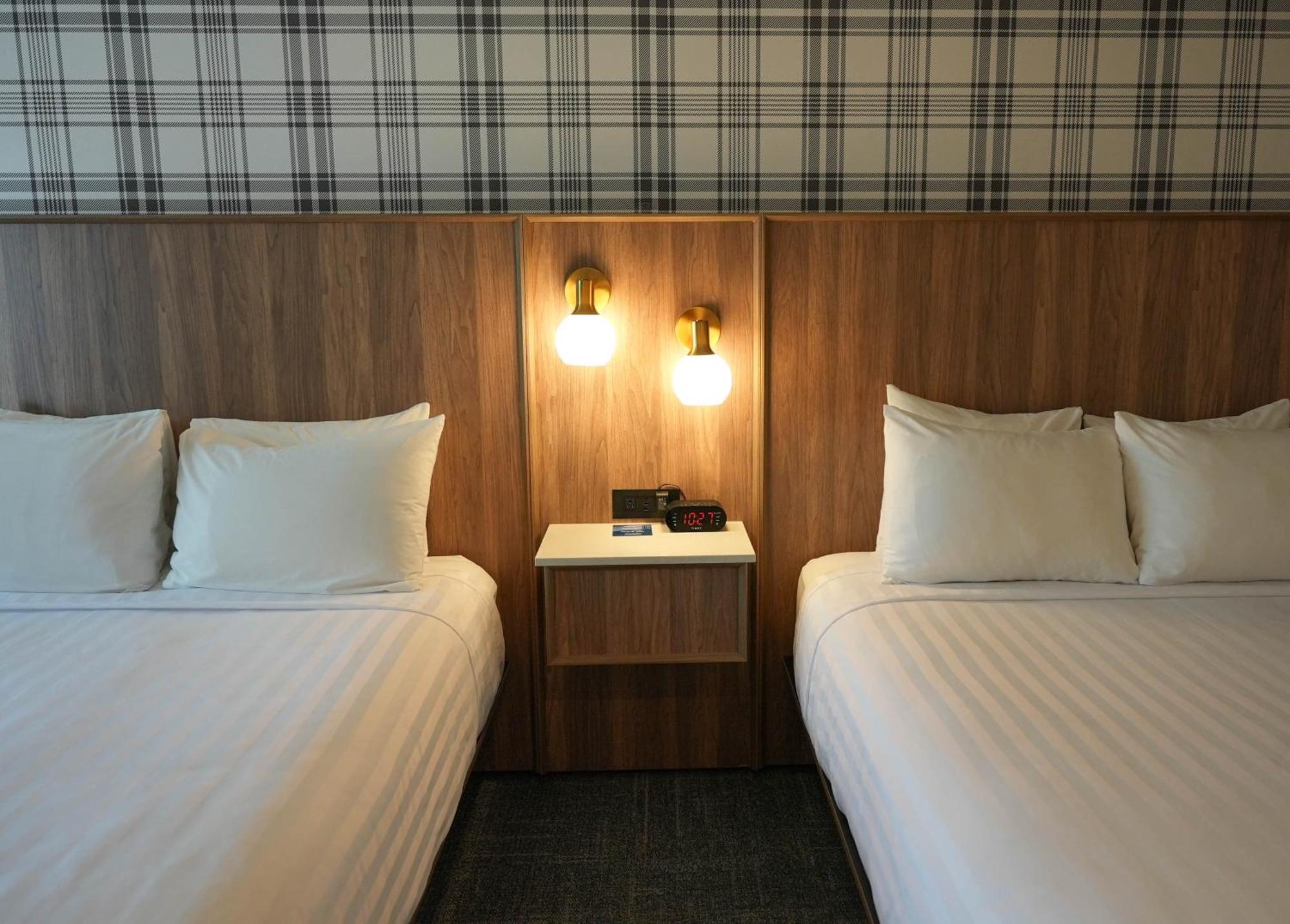 Travelodge By Wyndham Niagara Falls At The Falls Exterior foto