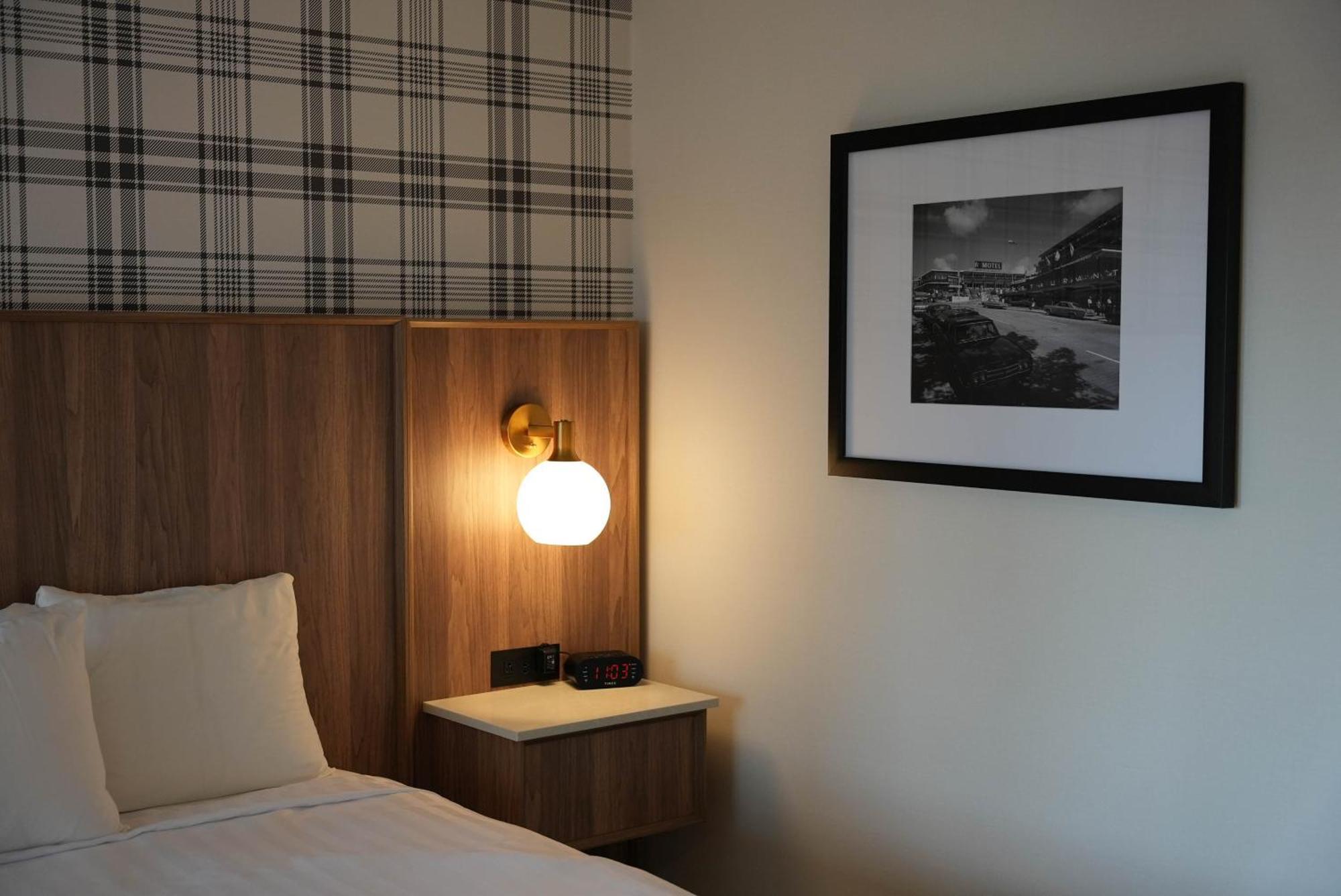 Travelodge By Wyndham Niagara Falls At The Falls Exterior foto